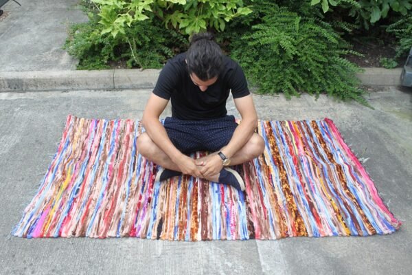 bG9jYWw6Ly9tZWRpYS85Ti8wQy82MFIzMEMxRzZHVjMwQzlOLzk1M2Y0Y2E1LmpwZWc.jpg Large Recycled Cotton Rag Rug – 105 x 185 cm