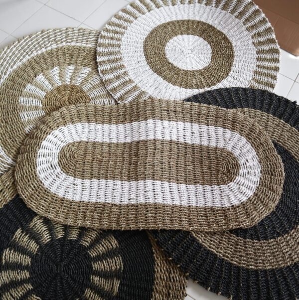bG9jYWw6Ly9tZWRpYS85Ui8wRS82MFIzMEMxRzZSVDMwRTlSLzQyNzA1OTg2LmpwZWc.jpg White & Tan Oval Seagrass Rug – 60 x 120 cm