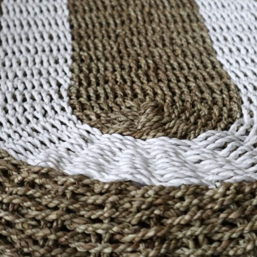 White and tan oval seagrass rug, 60 x 120 cm