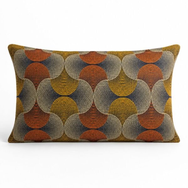 bG9jYWw6Ly9tZWRpYS8xSi9DRC82MFIzMEMxSjZNUzNDRDFKL2E0Y2EyMmY3LnBuZw-1.jpg Urban Swirl lumbar cushion cover, 30 x 50 cm