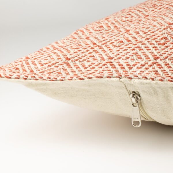 bG9jYWw6Ly9tZWRpYS8xSy9FRC82MFIzMEMxSjZNUzNFRDFLLzYwYzYxOTBmLmpwZw-1.jpg Burgundy Squares Cushion Cover – 60 x 60 cm