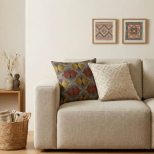 bG9jYWw6Ly9tZWRpYS8xTi80RS82MFIzMEMxSjY4Vks0RTFOLzlmZDQ1NDliLmpwZw.jpg Neutral Geo Creme Cushion Cover – 45 x 45 cm