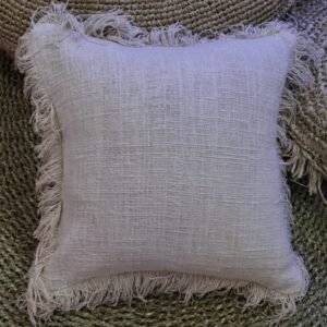 bG9jYWw6Ly9tZWRpYS8xUS80Qy82MFIzMEMxRzZSVDM0QzFRLzAzYmM0MzYyLmpwZWc.jpg Linen Cushion Cover with Fringe – 60 x 60 cm