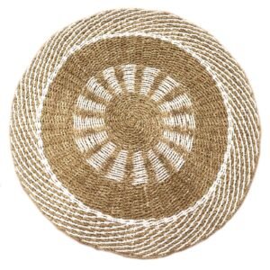 bG9jYWw6Ly9tZWRpYS8xUy8wRS82MFIzMEMxRzZSVDMwRTFTLzQwOTk0ZjU1LmpwZWc.jpg White & Tan Inner Sun Round Seagrass Rug – 1 m