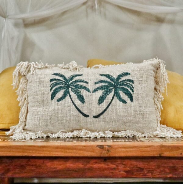 bG9jYWw6Ly9tZWRpYS9ITS80Qy82MFIzMEMxRzZSVDM0Q0hNLzBiODVmMzgzLmpwZWc.jpg Palm Tree Linen Lumbar Cushion Cover with Fringe – 30 x 50 cm