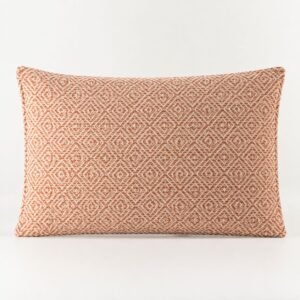 bG9jYWw6Ly9tZWRpYS9ITS9DRC82MFIzMEMxSjZNUzNDREhNLzY2MDJmYzEyLnBuZw.jpg Burgundy Squares Lumbar Cushion Cover – 30 x 50 cm
