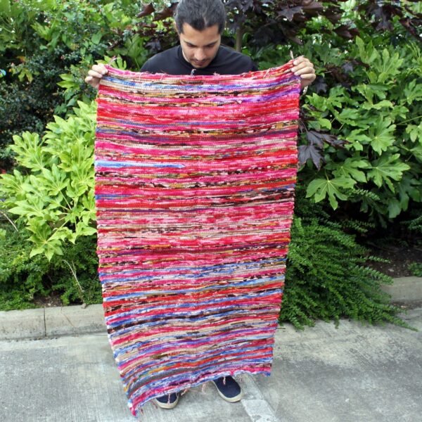bG9jYWw6Ly9tZWRpYS9ITi8wQy82MFIzMEMxRzZHVjMwQ0hOLzE0NjkyZTQzLmpwZWc.jpg Medium Recycled Cotton Rag Rug – 128 x 75 cm