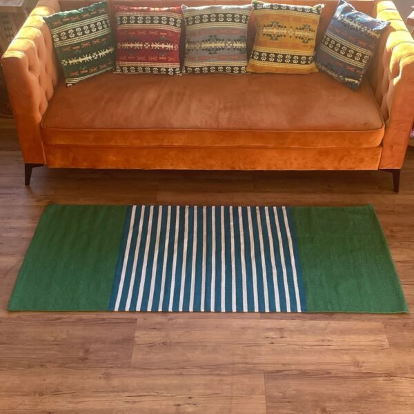 bG9jYWw6Ly9tZWRpYS9TUC80Qy82MFIzMEMxRzZSVks0Q1NQLzZmNjIxNzE2LmpwZWc.jpg Blue & Green Indian Cotton Rug – 70 x 170 cm
